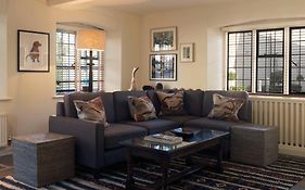 The Hare & Hounds Hotel